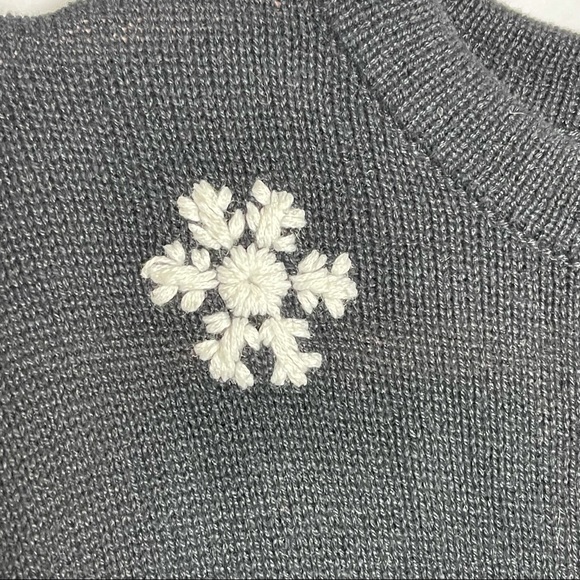 Vintage Casey & Max novelty embroidered ice skate snowflakes sweater - Picture 9 of 9